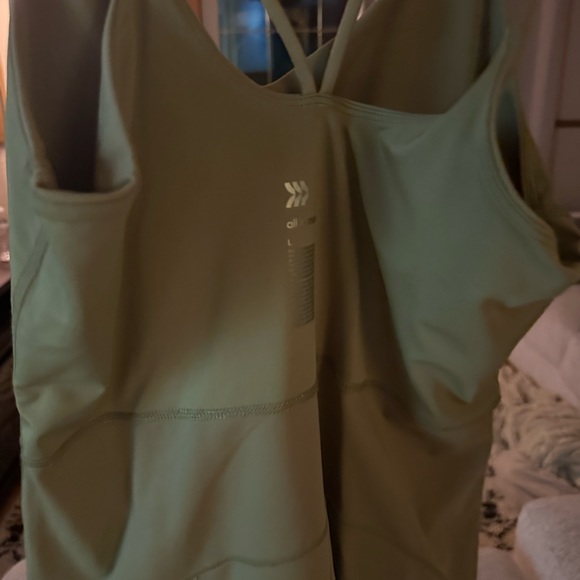 Super cute light green romper - Picture 2 of 3